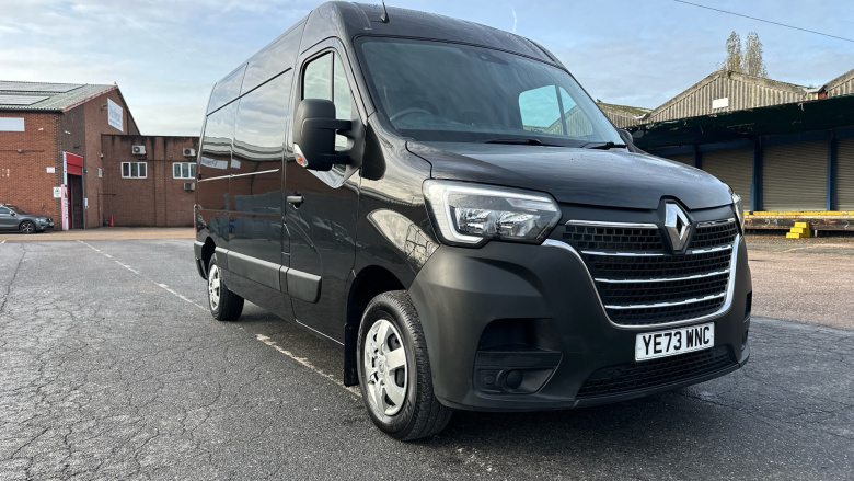 Renault Master Mwb Diesel Fwd MM35 Blue dCi 135 Advance Medium Roof Van